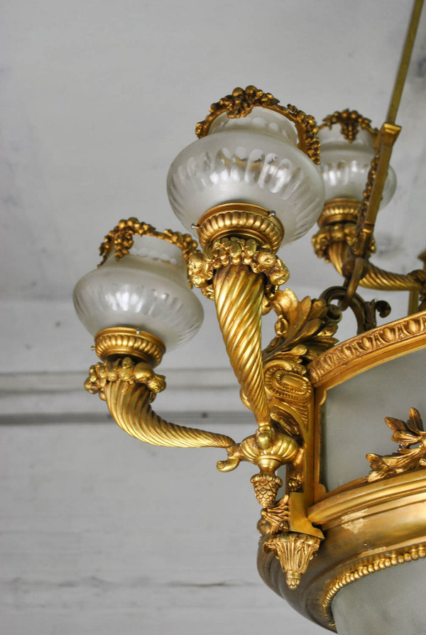 Lampadario in bronzo e vetro satinato, 13 luci