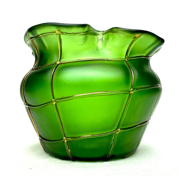 Loetz Ou Kralik - Green vase Crete