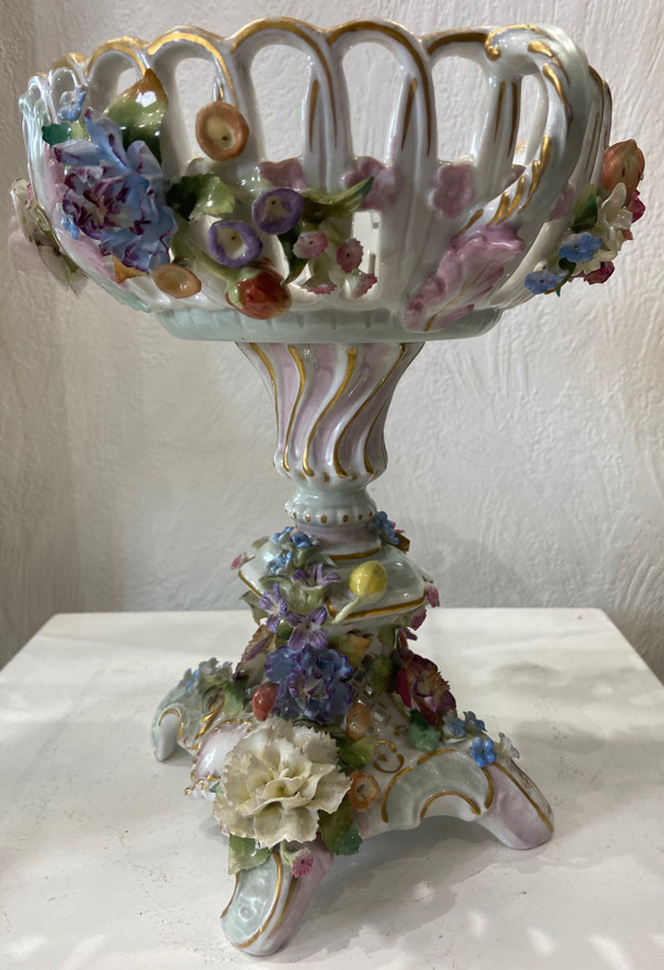 In the taste of Meissen - Fruit bowl with numerous floral decorations - Circa 1900