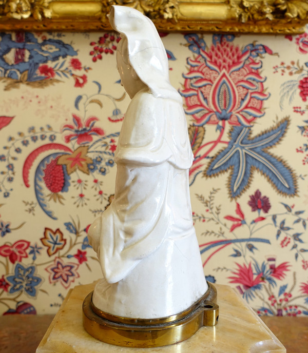 Chinese porcelain Guanyin statue, bronze base - chinoiserie decor / Chinese cabinet