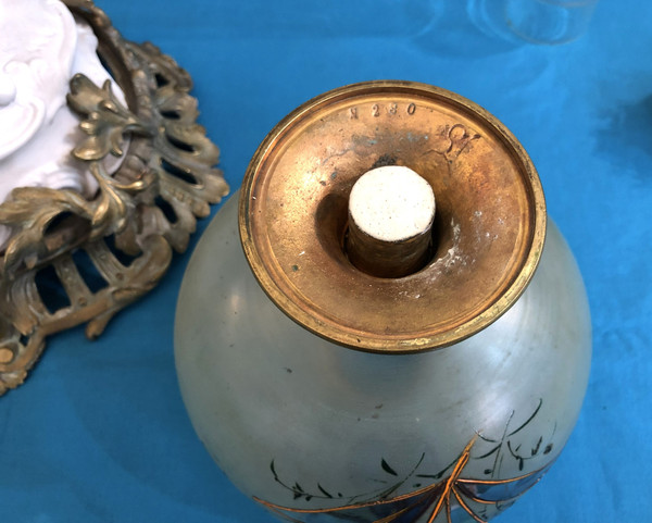 antique oil lamp in bronze and cookie, enamelled glass reservoir 80 cm 19th century