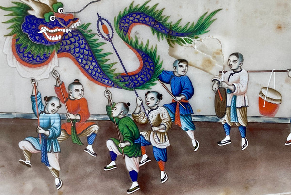 Chine Vers 1900, Gouache Sur Papier De Riz Figurant Des Enfants Défilant Avec Un Dragon.