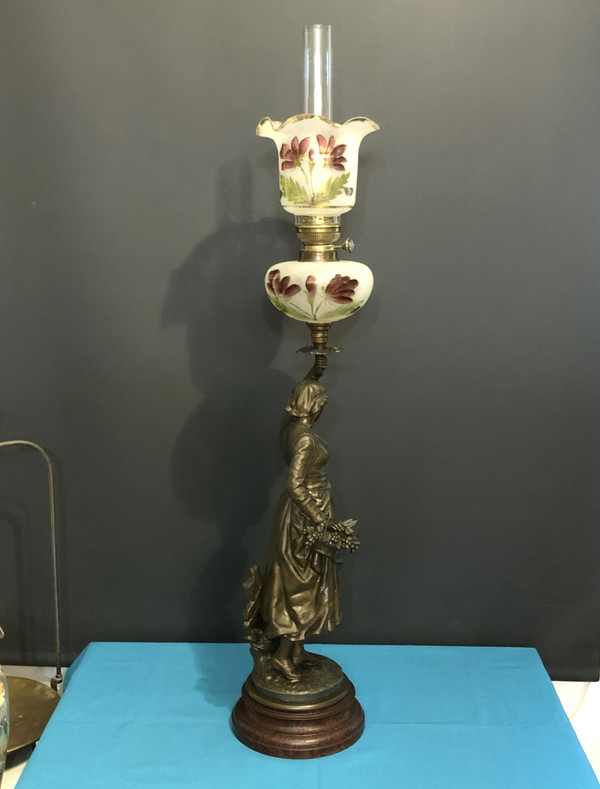 old oil lamp in patinated bronze regule 103 cm Tulip and enamelled glass reservoir.