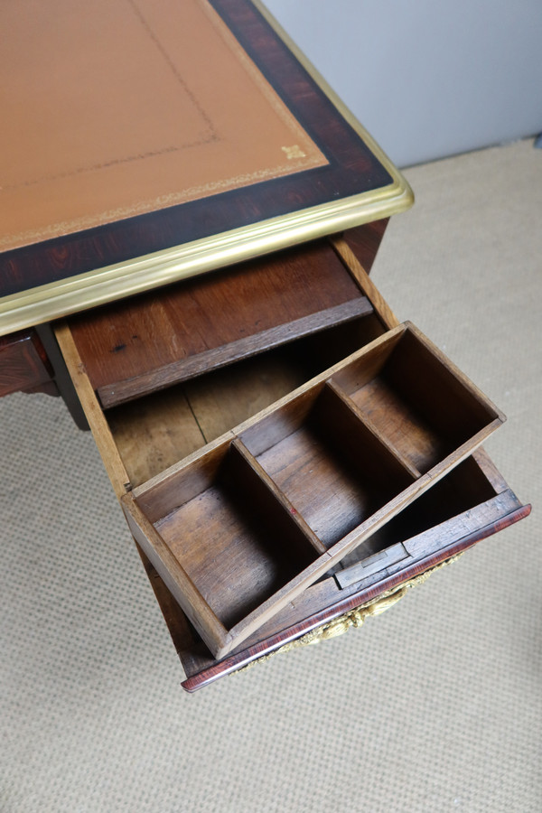 Louis XV-style desk