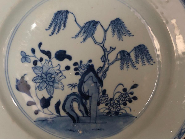 Porcelain plate with blue and white floral decoration, China, 18th century