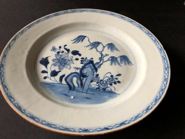 Porcelain plate with blue and white floral decoration, China, 18th century