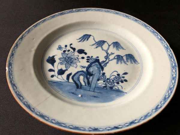 Porcelain plate with blue and white floral decoration, China, 18th century