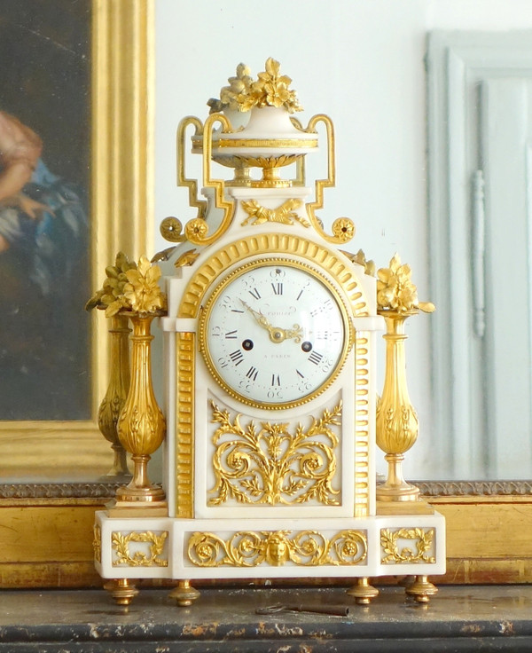 Antoine Cronier - pendule d'époque Louis XVI en bronze doré et marbre blanc