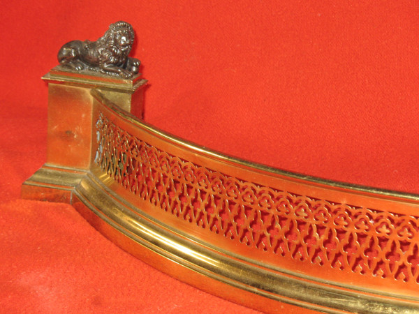 Fireplace front, bronze arched fireplace bar with pair of lions, 19th century