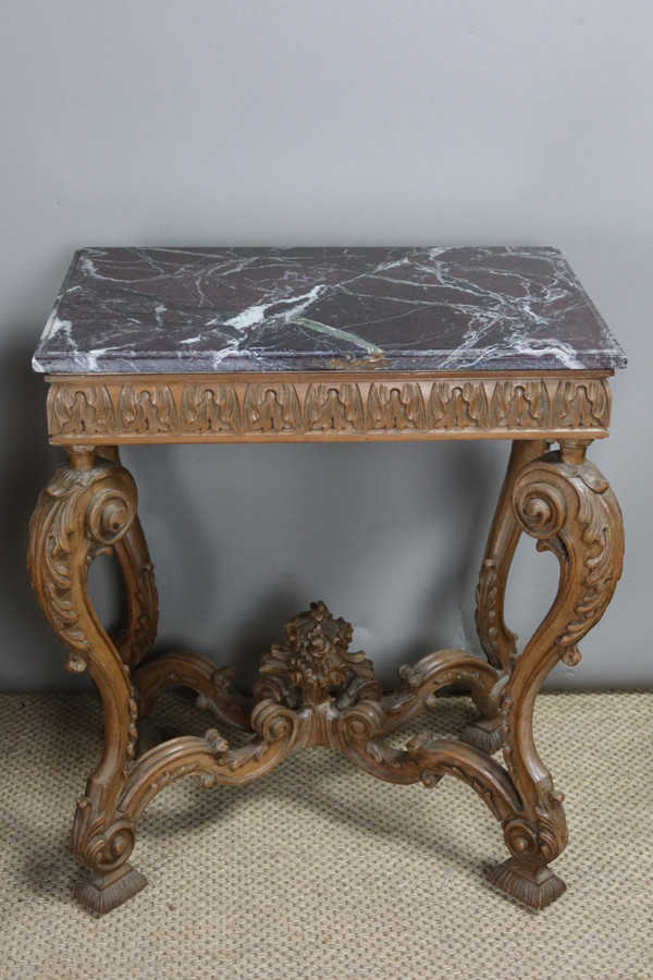 Table rocaille en noyer sculpté dessus marbre 