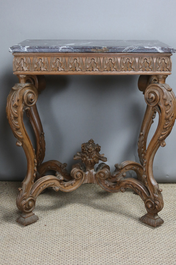 Table rocaille en noyer sculpté dessus marbre 