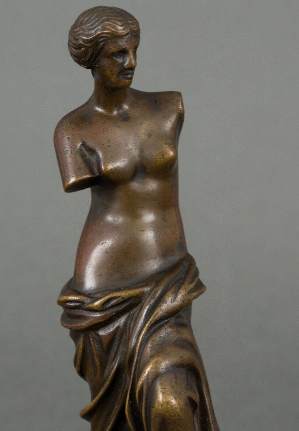 Bronzestatue Venus von Milo Schokoladenpatina XIX. Jahrhundert schwarzer Marmorsockel