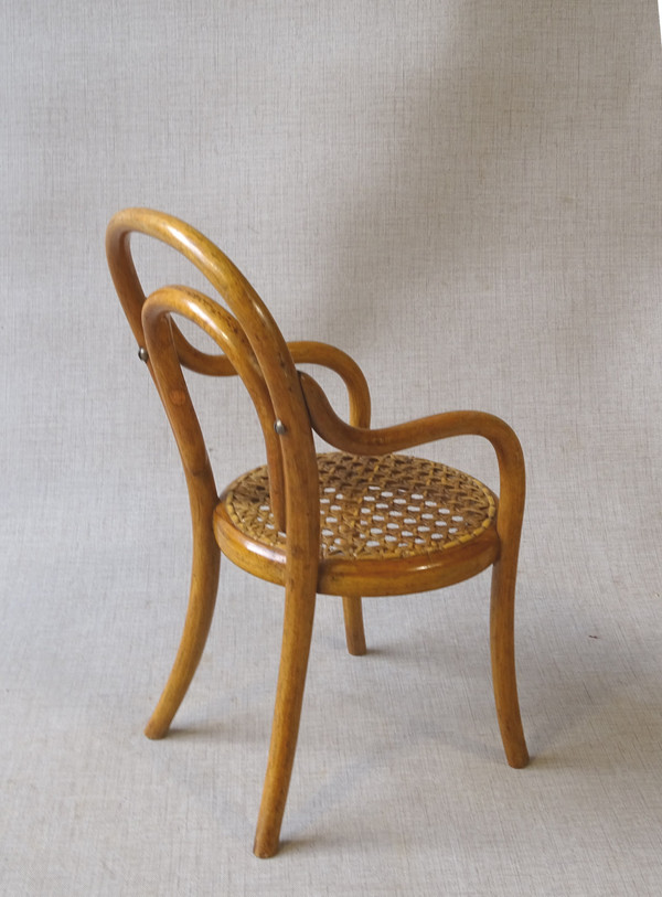 Miniatur-Puppenstuhl aus Bugholz, um 1890 – kein Thonet –