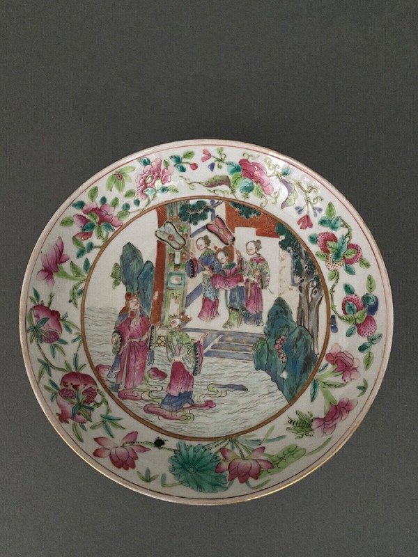 Assiette creuse bol de Canton XIXe riche décor de cour