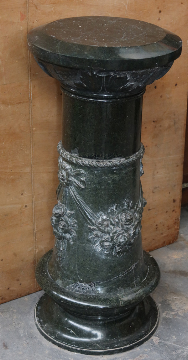 marble saddle column rotating base