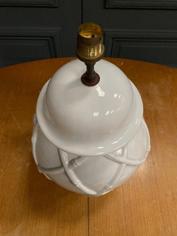 Bambuslampe im Hollywood-Regency-Stil aus weißer Keramik aus dem Jahr 1970