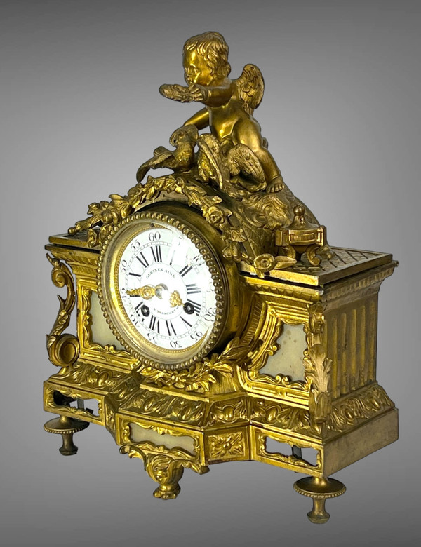 : Orologio In Bronzo Del XIX Secolo In Stile Luigi XVI Decorato Con Angelot E Colombe