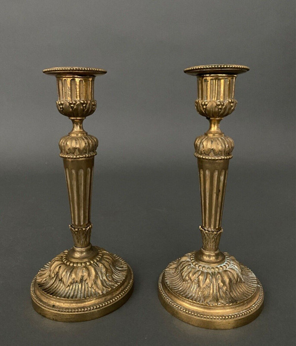 Paire de bougeoirs en bronze dans le goût de Eugène Hazart style Louis XVI