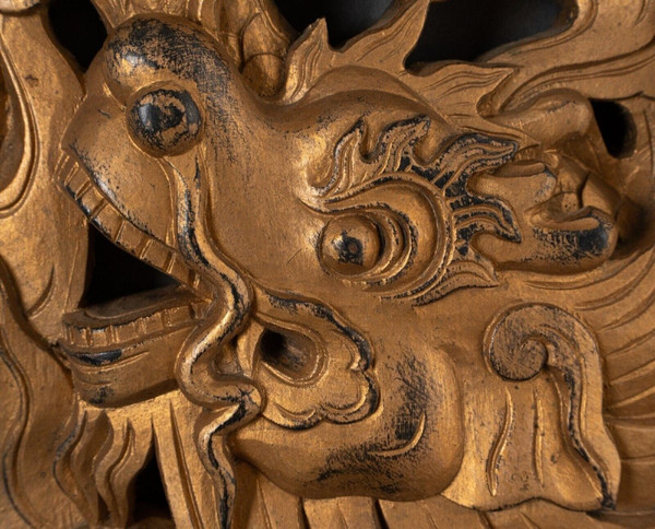 Panneau en bois doré sculpté à décor de dragon Chine Indochine XIXe