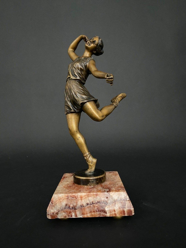 Art Deco dancer in double patina bronze 1930 on onyx base