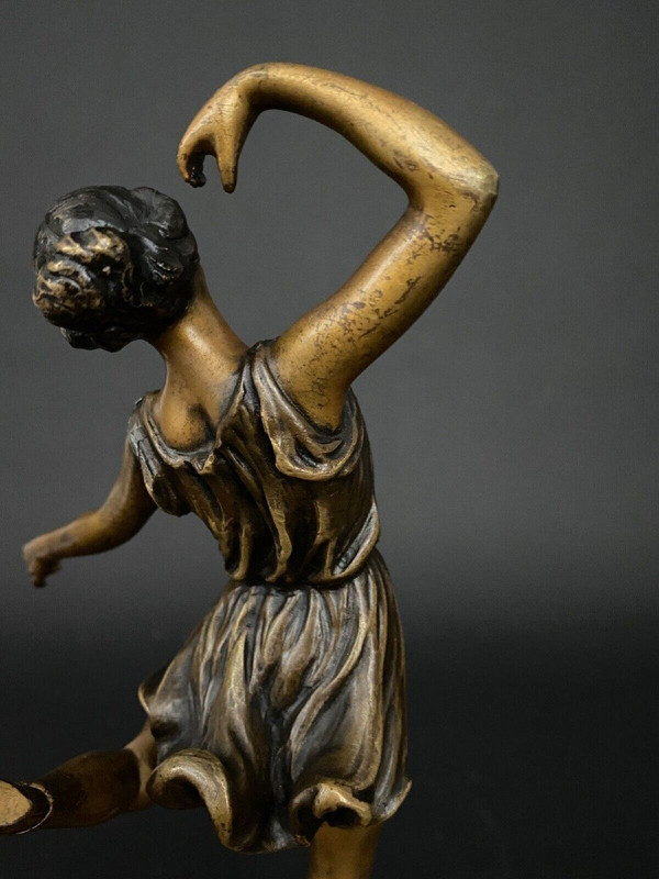 Art Deco dancer in double patina bronze 1930 on onyx base