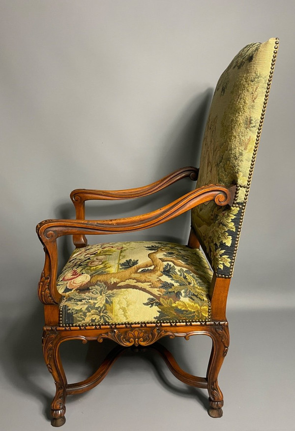 Fauteuil De Style Louis XIV Recouvert D'une Tapisserie Aux Petits Points Polychromé