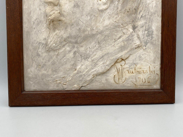 Gips-Flachrelief von Wladyslaw Gruberski, Profil eines Mannes, 1906