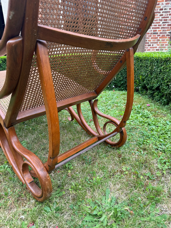 SEDIA LUNGA PIEGHEVOLE MODELLO 1900 ATTRIBUITO A THONET