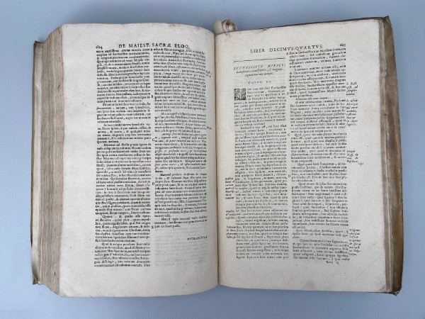 Book Eloquentiae Sacrae et Humanae Parallela Libri XVI P. Nicolao Caussino 1619