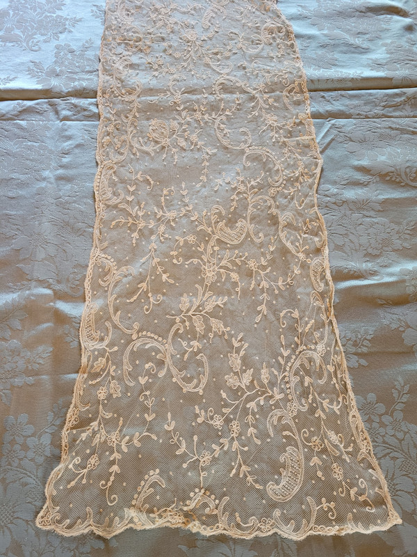 Stole in embroidered tulle, circa 1900