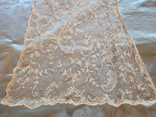 Stole in embroidered tulle, circa 1900