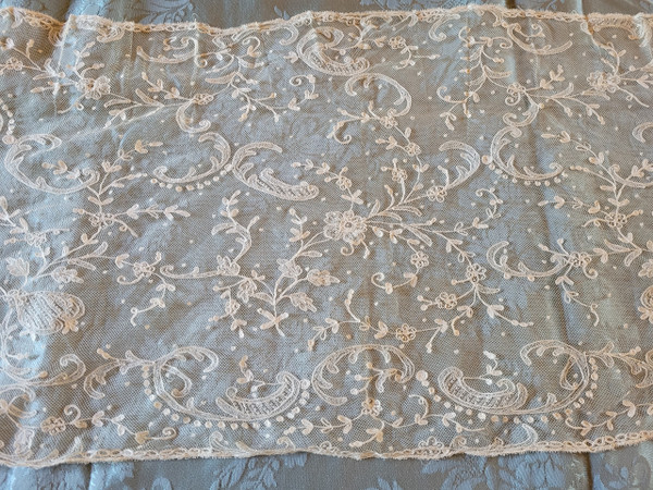 Stole in embroidered tulle, circa 1900