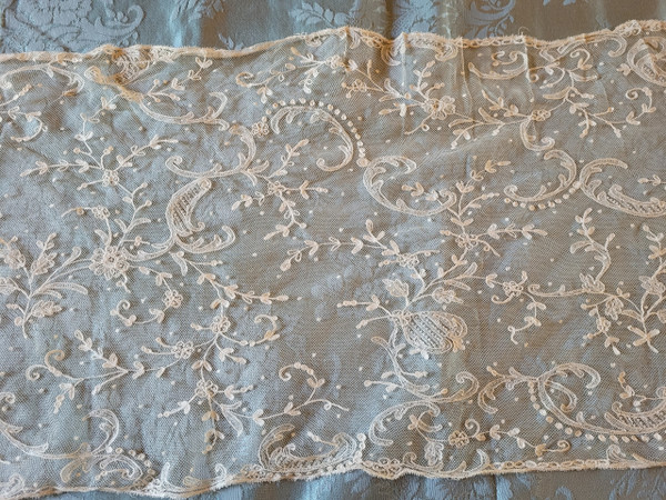 Stole in embroidered tulle, circa 1900