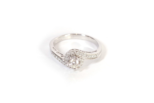 Vintage diamond swirl ring in 18k white gold, pre-owned bridal ring, brilliant-cut diamond