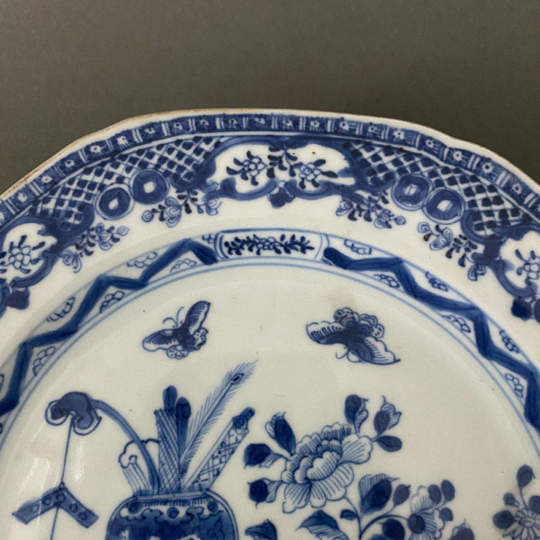 19th century Chinese blue plate decorated with butterflies