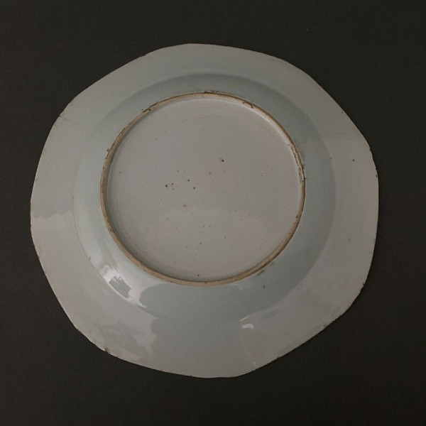 19th century Chinese blue plate decorated with butterflies