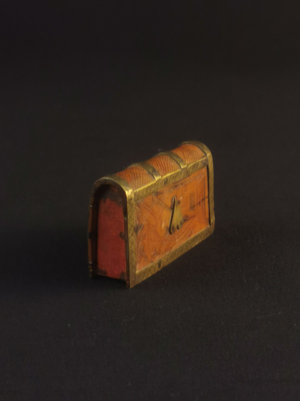 carved wood and brass snuffbox