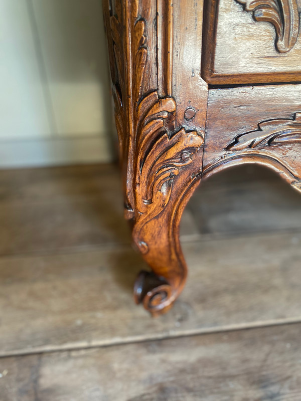 18th century Louis XV chest of drawers from Nîmes (Provence)