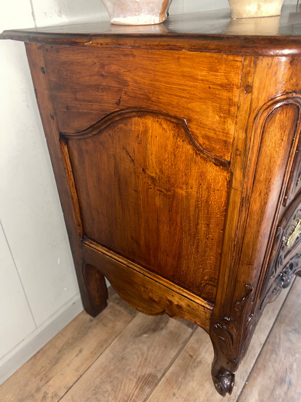 18th century Louis XV chest of drawers from Nîmes (Provence)