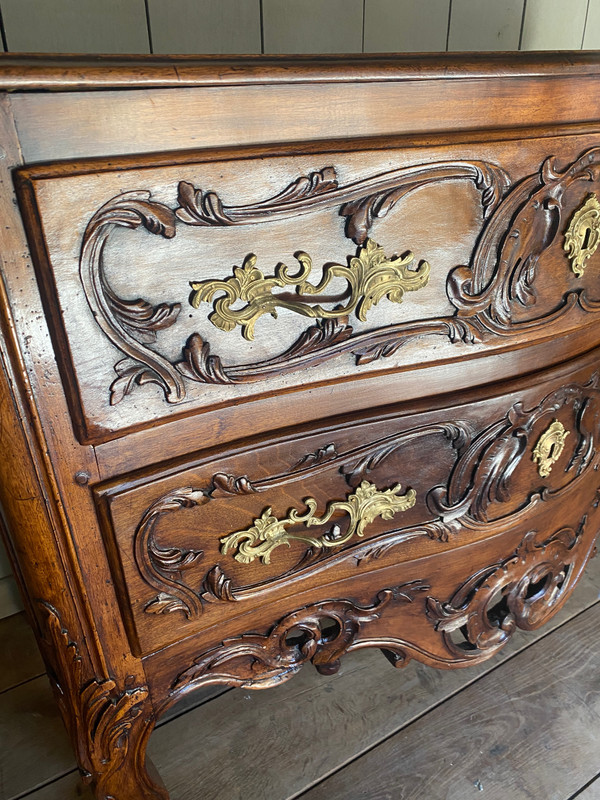 18th century Louis XV chest of drawers from Nîmes (Provence)