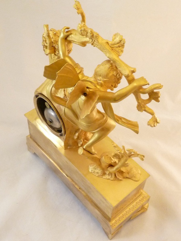 Restoration-period clock in gilt bronze