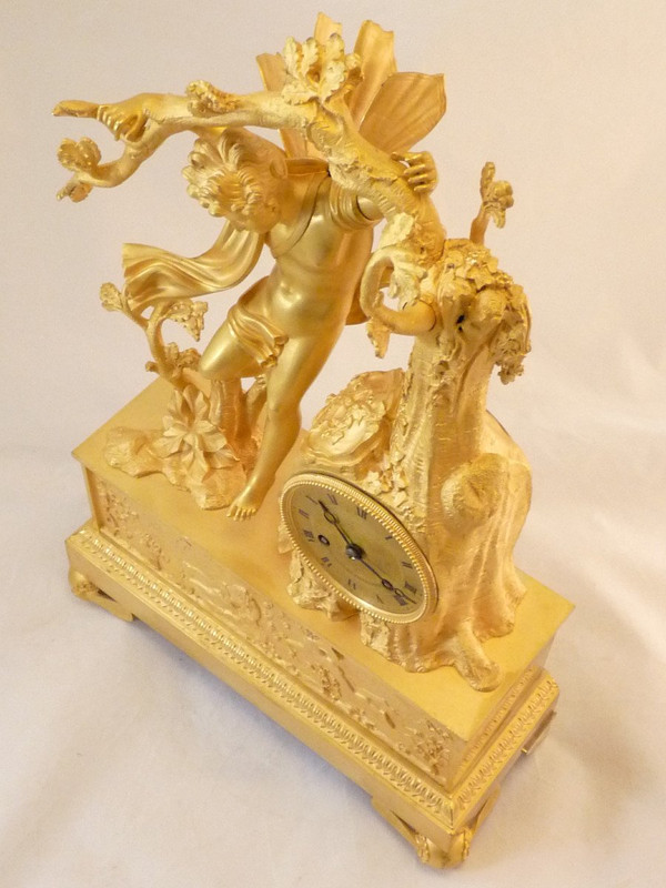 Restoration-period clock in gilt bronze