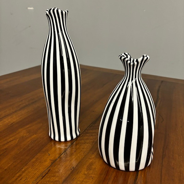 Pair of Murano glass vases striped crushed effect 30s/40s . Meas 29 cm and 19