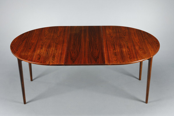 Ib Kofod-Larsen rosewood dining table with extension leaf and six chairs