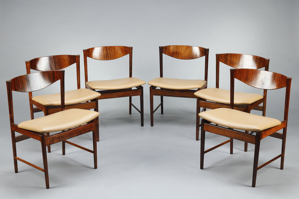 Ib Kofod-Larsen rosewood dining table with extension leaf and six chairs