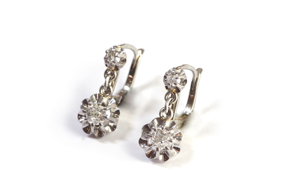 Art Deco drop diamond earrings in platinum and 18k gold, art deco jewelry, diamond earrings