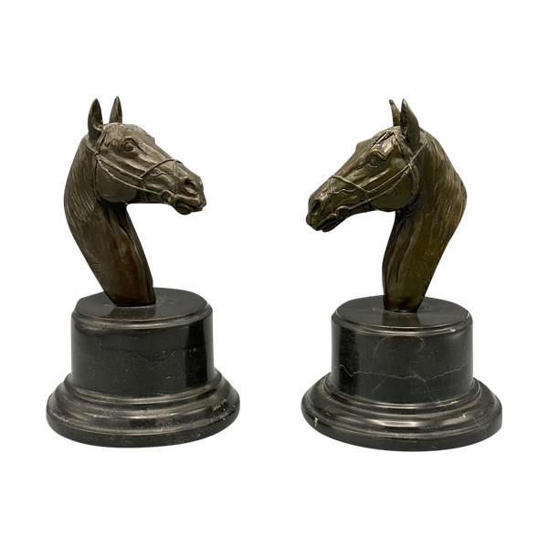 Tête de cheval en paire ; sculpture en bronze signée J. REYOL. France XXème siècle