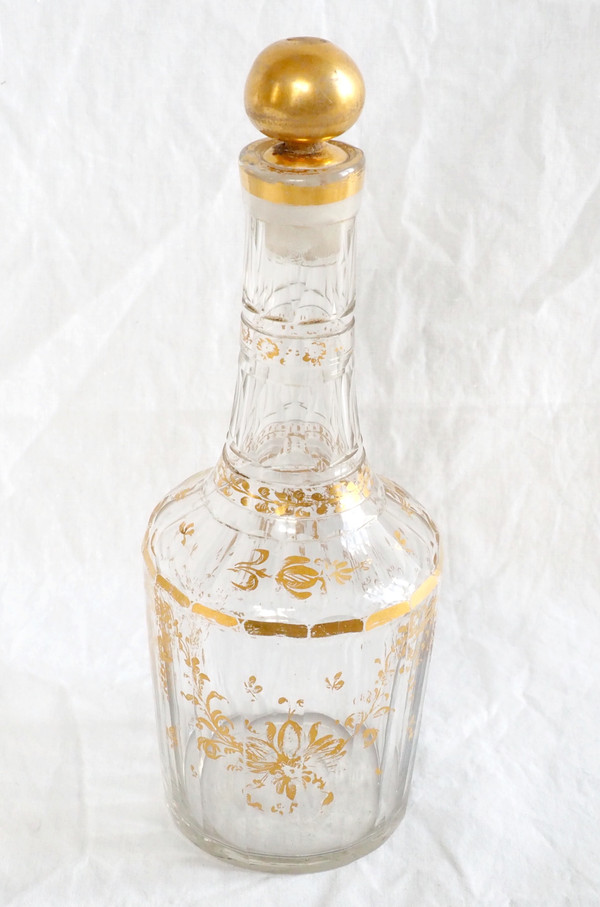 Carafe d'époque Louis XVI en verre taillé et doré - XVIIIe siècle