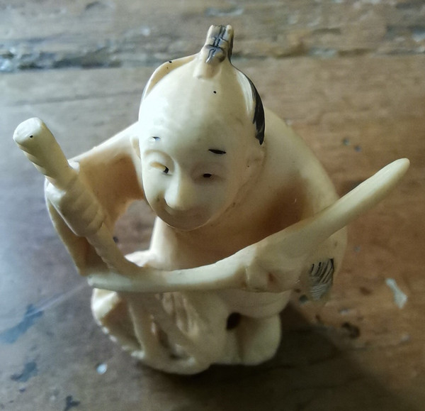 Statuette aus Japan Netsuke aus Elfenbein signiert (N°8)