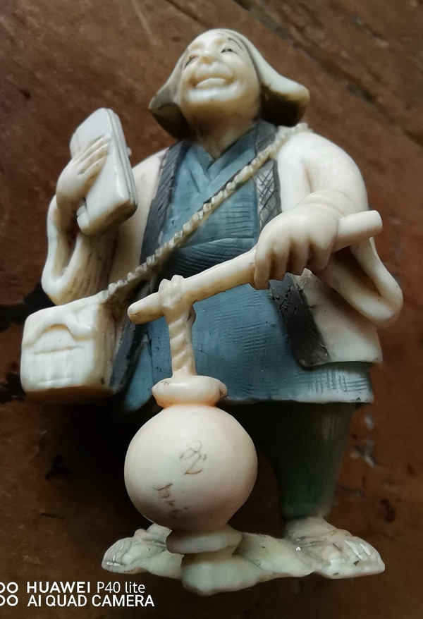 Statuette aus Japan Netsuke aus Elfenbein signiert (N°5)